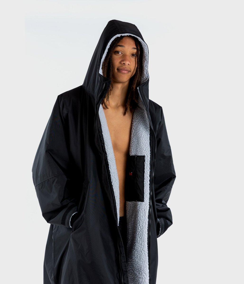 Short Sleeved dryrobe Advance in Black & Grey - Paddle People